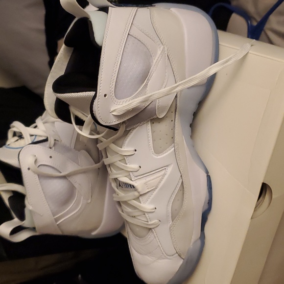 Mens size 12 Jordan jumpmans - Picture 6 of 7